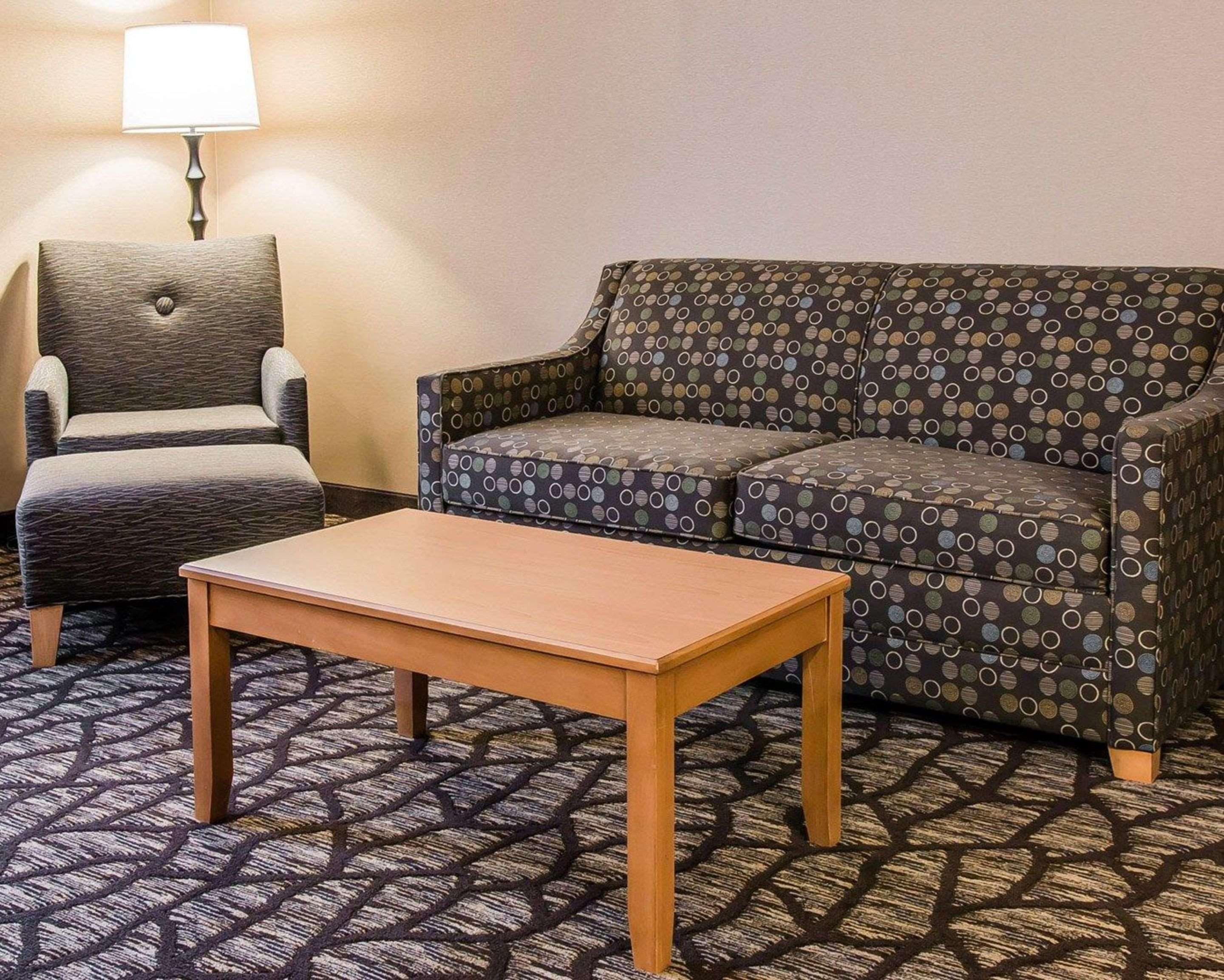 Quality Inn & Suites Warren - Detroit Dış mekan fotoğraf