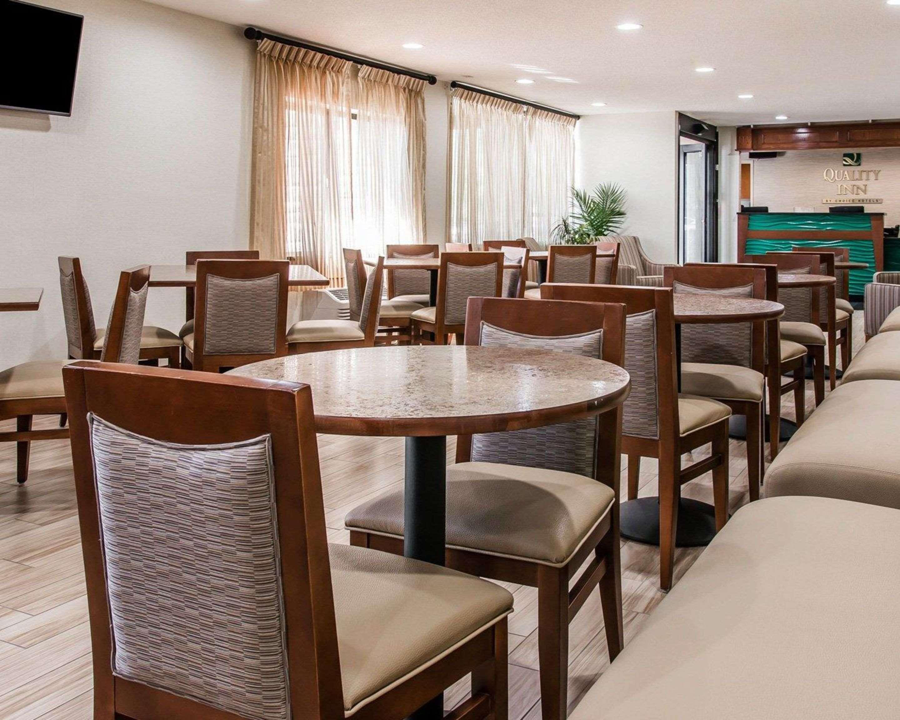 Quality Inn & Suites Warren - Detroit Dış mekan fotoğraf