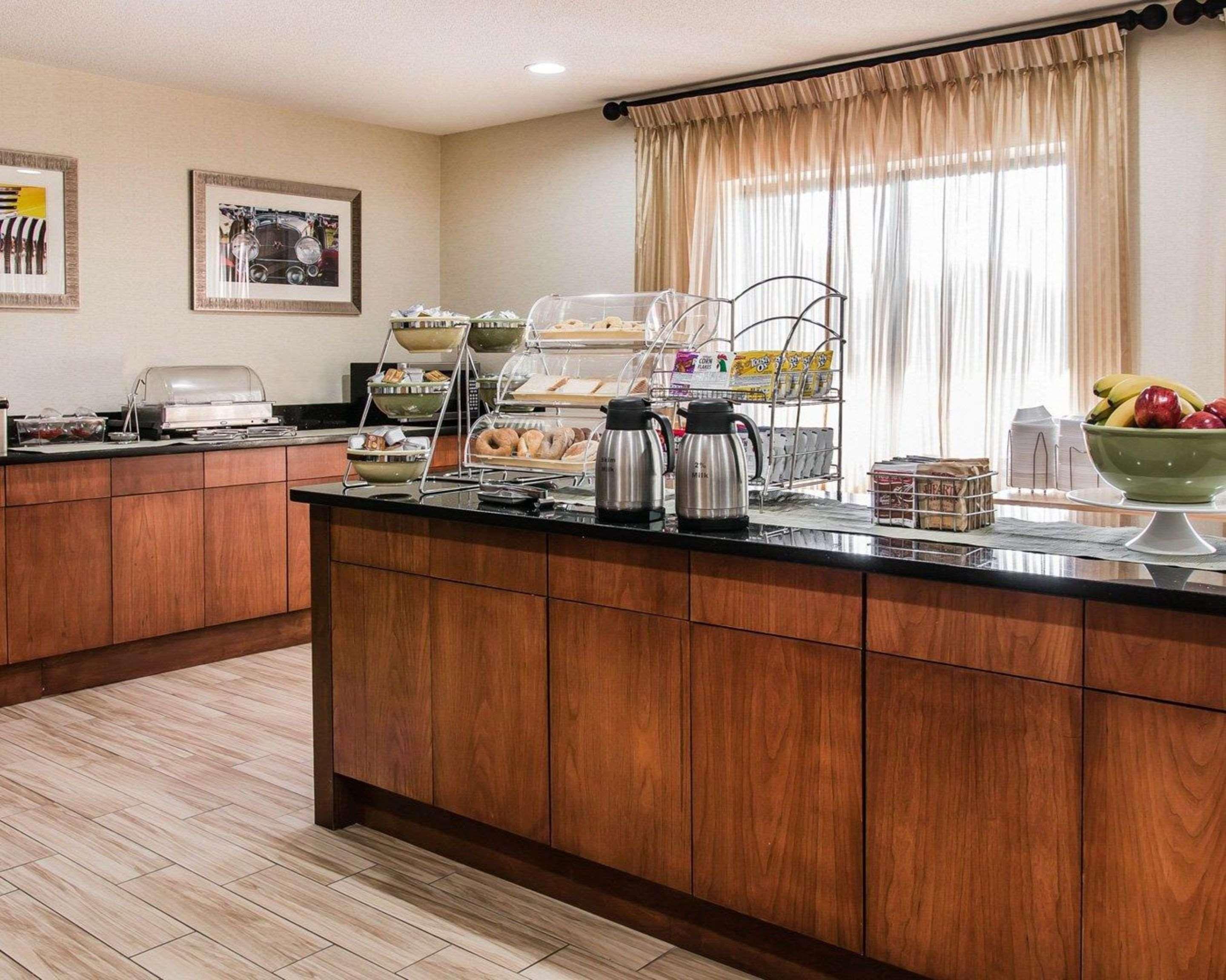 Quality Inn & Suites Warren - Detroit Dış mekan fotoğraf