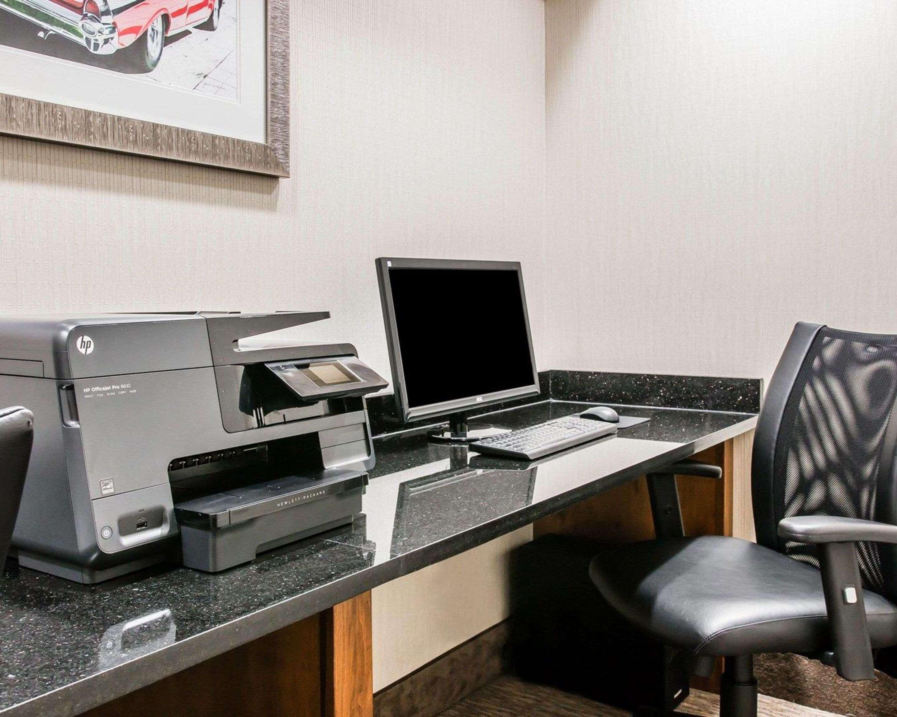 Quality Inn & Suites Warren - Detroit Dış mekan fotoğraf