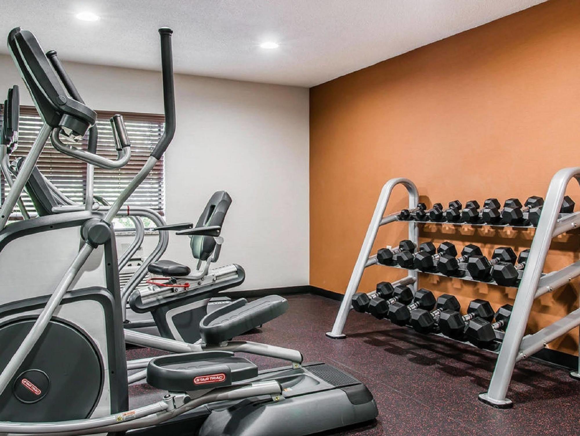 Quality Inn & Suites Warren - Detroit Dış mekan fotoğraf